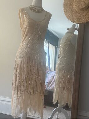Beaded, Sleeveless Flapper Gatsby costume Dress - Champagne size small